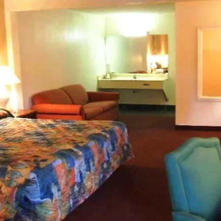 A Victory Inn & Suites - Детройт Экстерьер фото