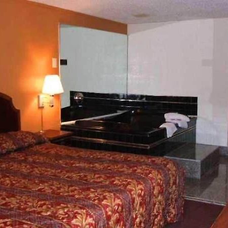 A Victory Inn & Suites - Детройт Экстерьер фото