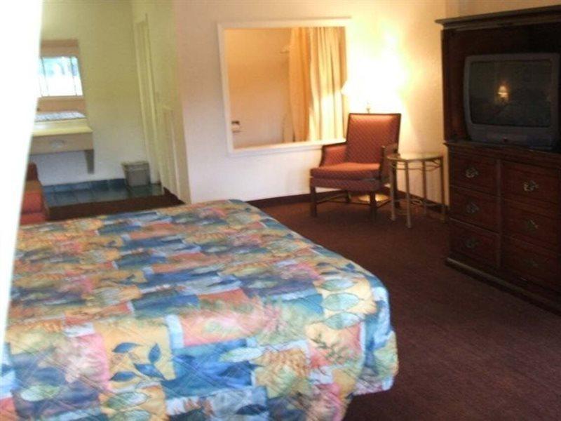 A Victory Inn & Suites - Детройт Экстерьер фото